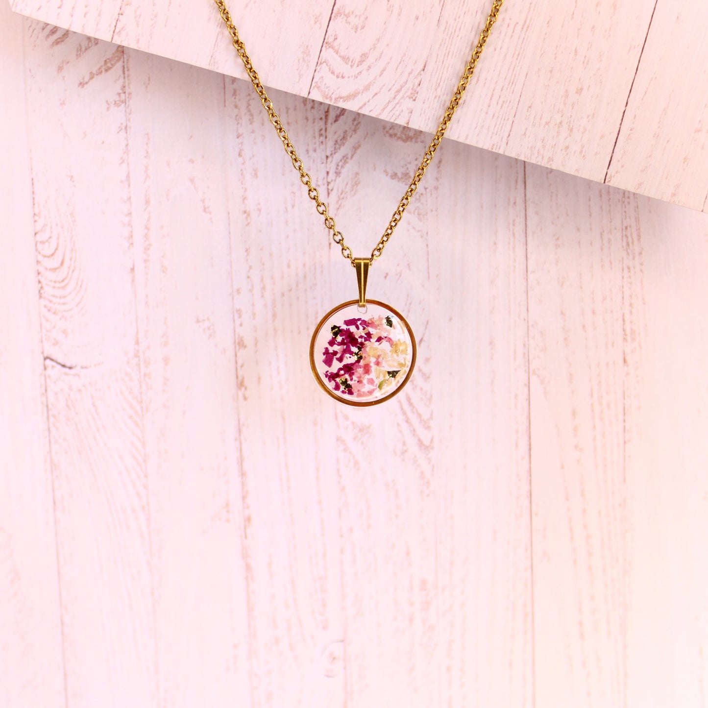 Collier Juin