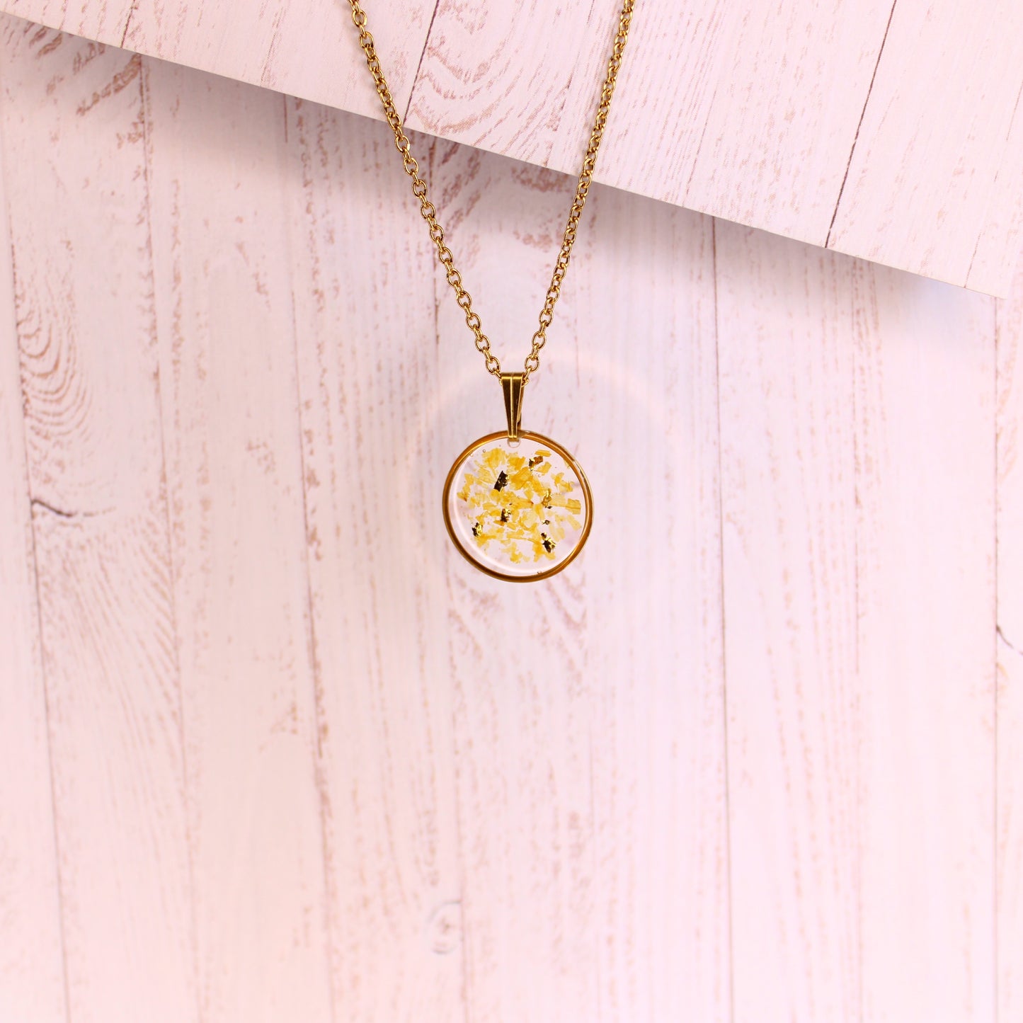Collier Août
